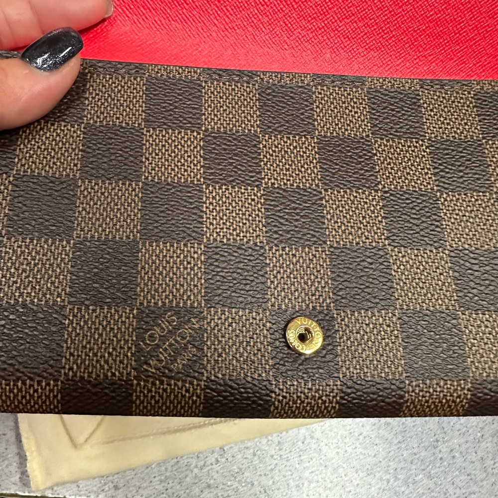 Tracking number - Picture 4 of 16